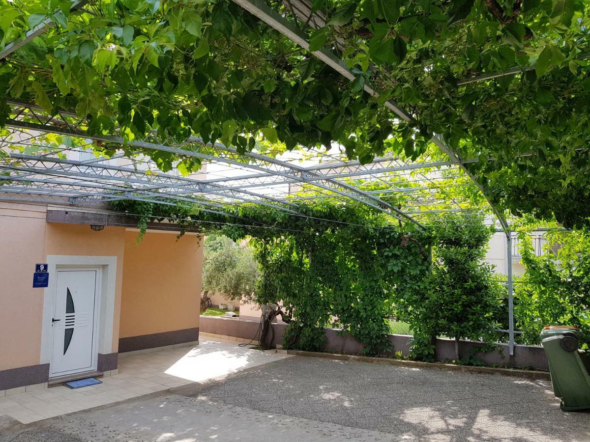 Apartmani Mira Vodice Exterior photo